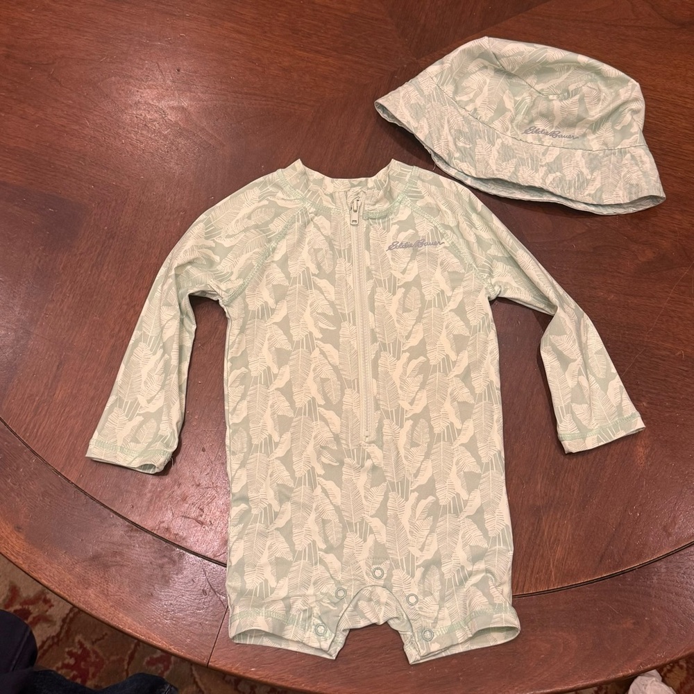 Eddie Bauer Kids Aqua Sky Bodysuit Long Sleeve Bathing Suit & Hat, 12 Months